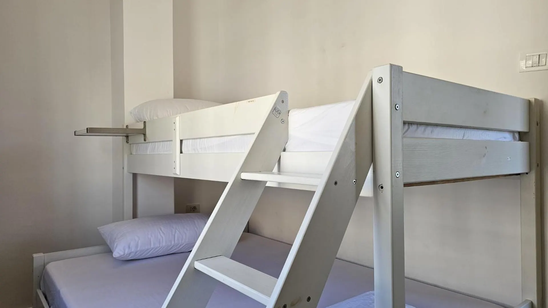 Scenic Stays With Space, Style & Simplicity Sarandë Apartmán