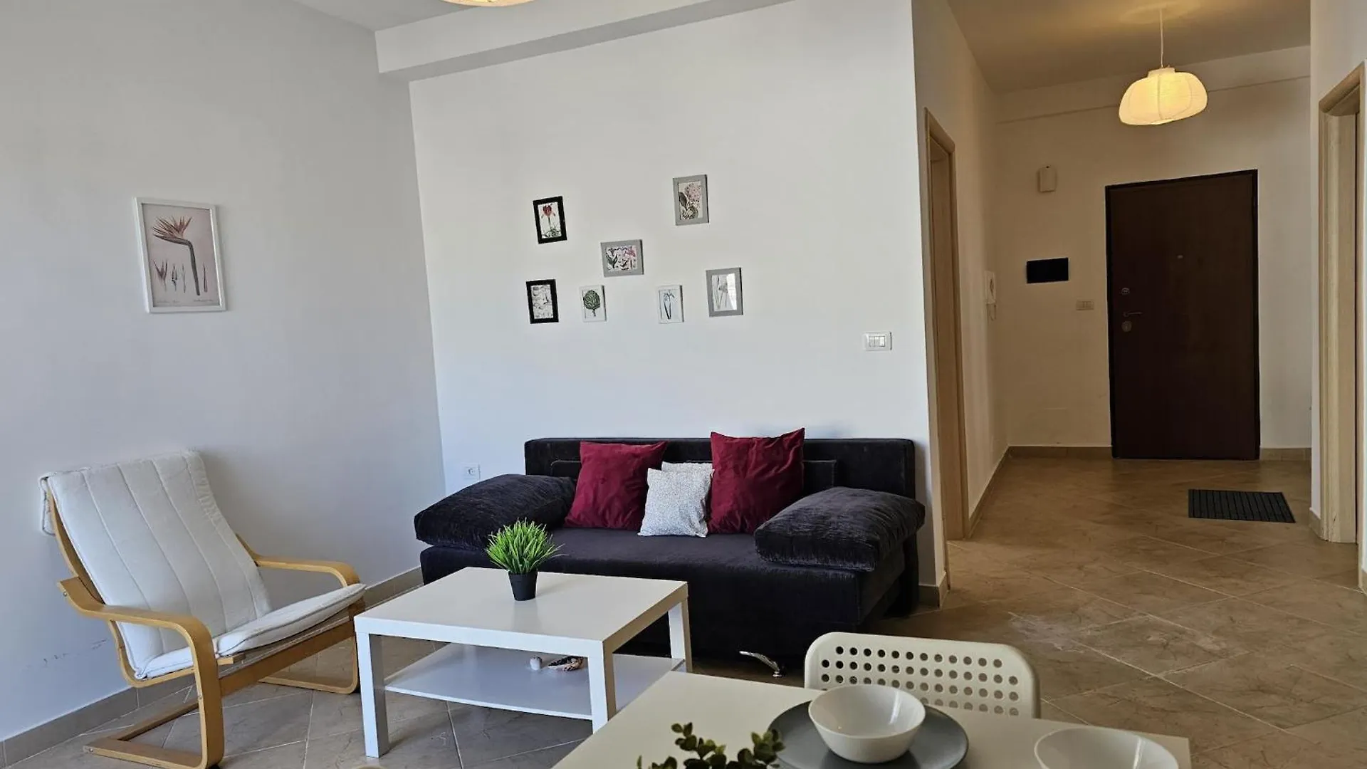 Scenic Stays With Space, Style & Simplicity Sarandë 0*,  Albánie